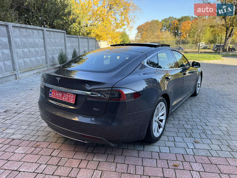 Ліфтбек Tesla Model S 2015 в Рівному