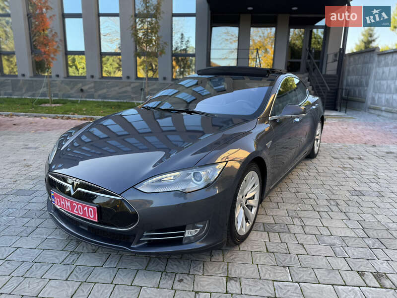 Ліфтбек Tesla Model S 2015 в Рівному