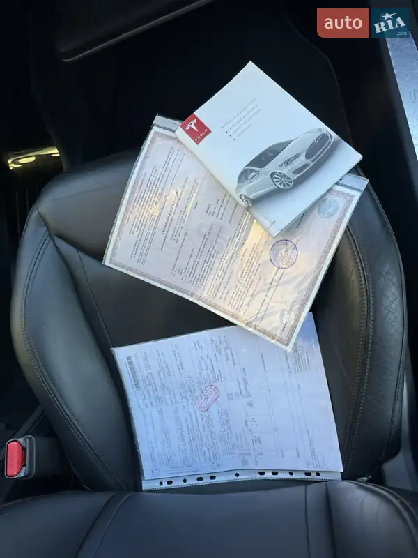 Ліфтбек Tesla Model S 2015 в Рівному документ