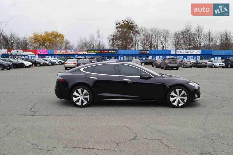 Лифтбек Tesla Model S 2020 в Киеве