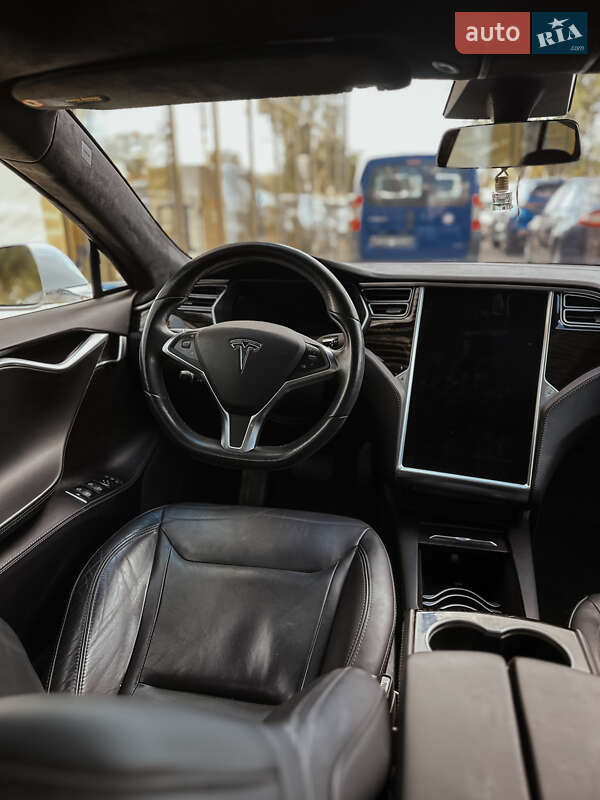 Ліфтбек Tesla Model S 2016 в Миколаєві фото 7 Ліфтбек Tesla Model S 2016 в Миколаєві