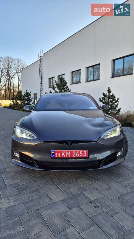 Ліфтбек Tesla Model S 2017 в Луцьку