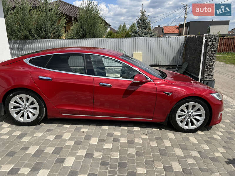 Ліфтбек Tesla Model S 2017 в Вінниці