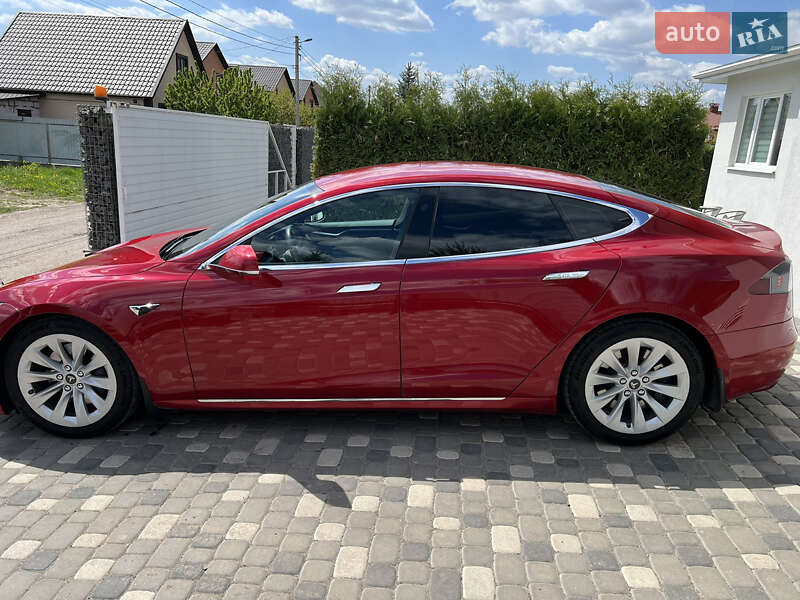 Ліфтбек Tesla Model S 2017 в Вінниці