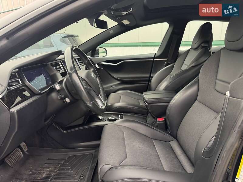 Ліфтбек Tesla Model S 2017 в Вінниці