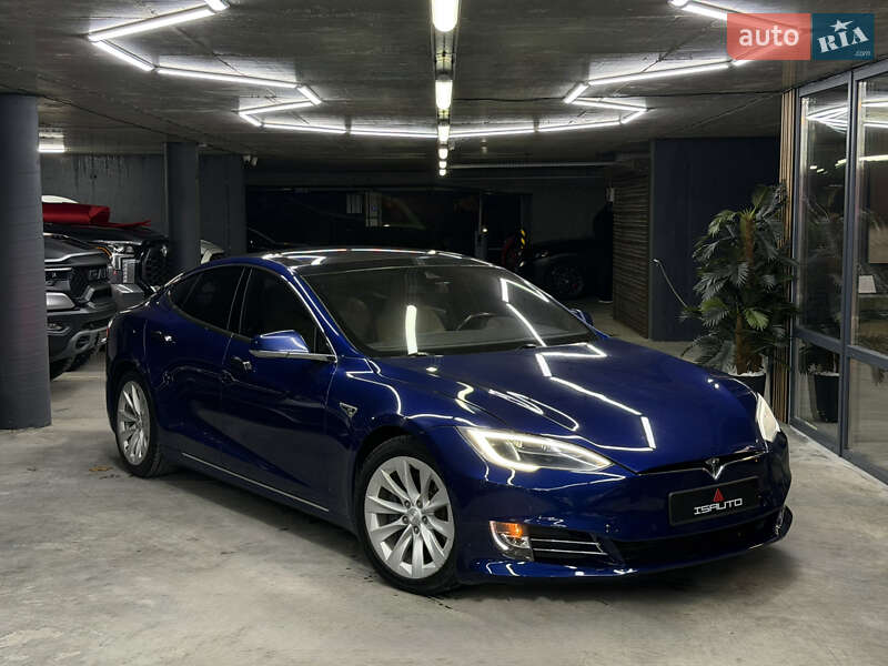 Tesla Model S 2016