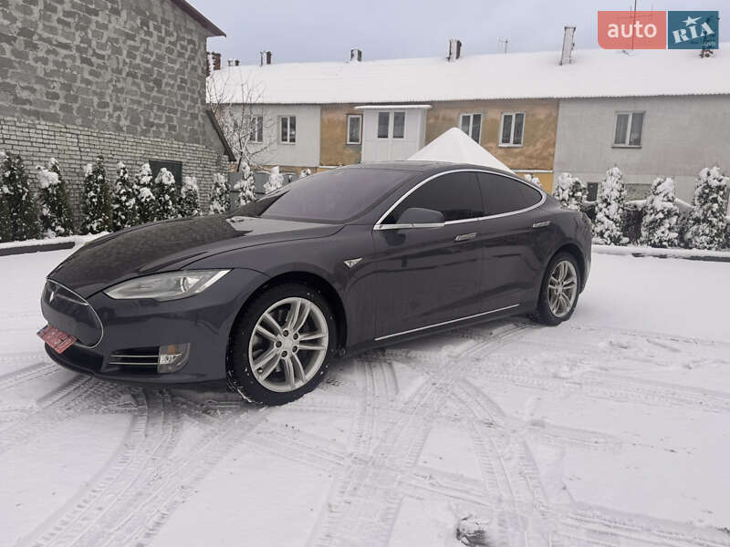 Лифтбек Tesla Model S 2016 в Львове фото 2 Лифтбек Tesla Model S 2016 в Львове