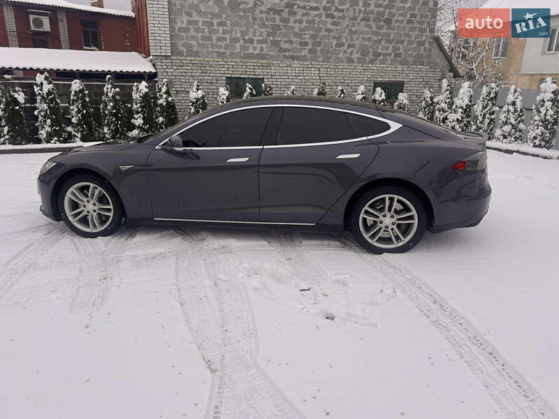 Лифтбек Tesla Model S 2016 в Львове фото 9 Лифтбек Tesla Model S 2016 в Львове