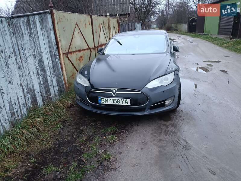 Tesla Model S 2014