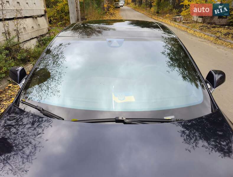 Лифтбек Tesla Model S 2015 в Киеве