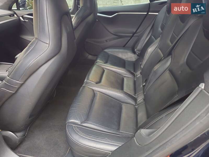 Лифтбек Tesla Model S 2015 в Киеве