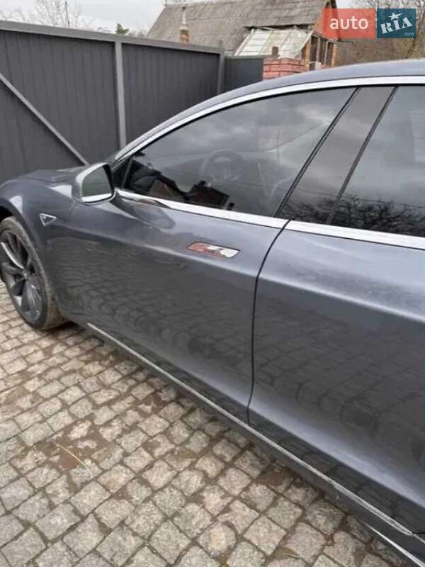 Лифтбек Tesla Model S 2013 в Киеве
