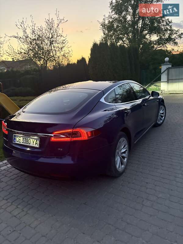 Ліфтбек Tesla Model S 2017 в Чернівцях