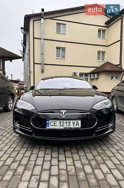 Лифтбек Tesla Model S 2015 в Черновцах