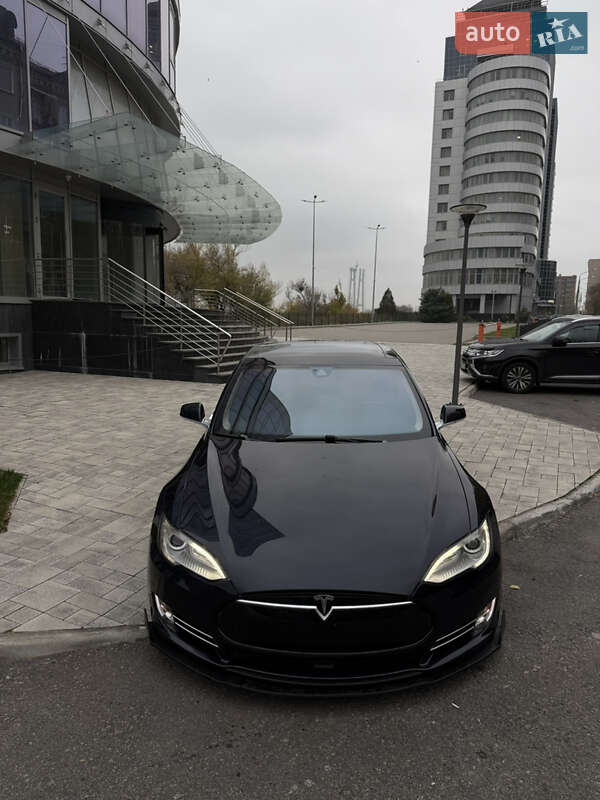Ліфтбек Tesla Model S 2014 в Запоріжжі фото 2 Ліфтбек Tesla Model S 2014 в Запоріжжі