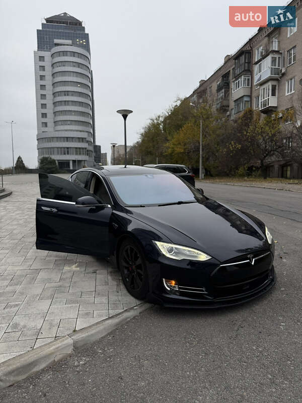 Ліфтбек Tesla Model S 2014 в Запоріжжі фото 5 Ліфтбек Tesla Model S 2014 в Запоріжжі