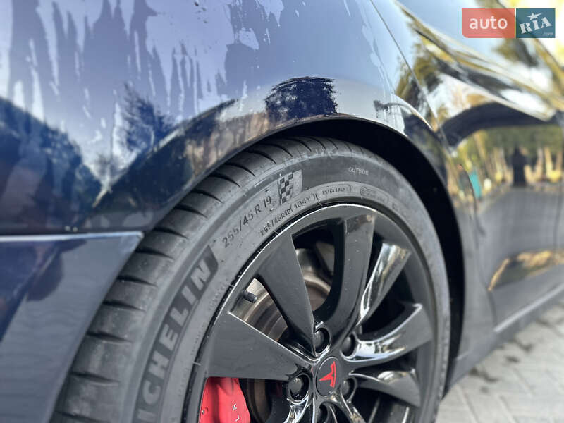 Ліфтбек Tesla Model S 2014 в Запоріжжі фото 10 Ліфтбек Tesla Model S 2014 в Запоріжжі