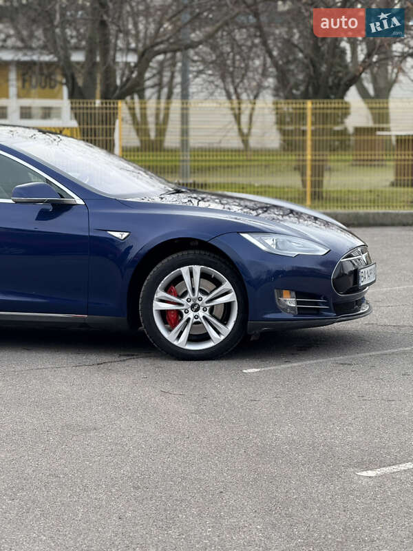 Лифтбек Tesla Model S 2015 в Александрие фото 26 Лифтбек Tesla Model S 2015 в Александрие