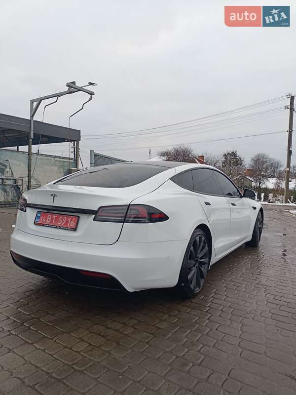 Лифтбек Tesla Model S 2022 в Львове