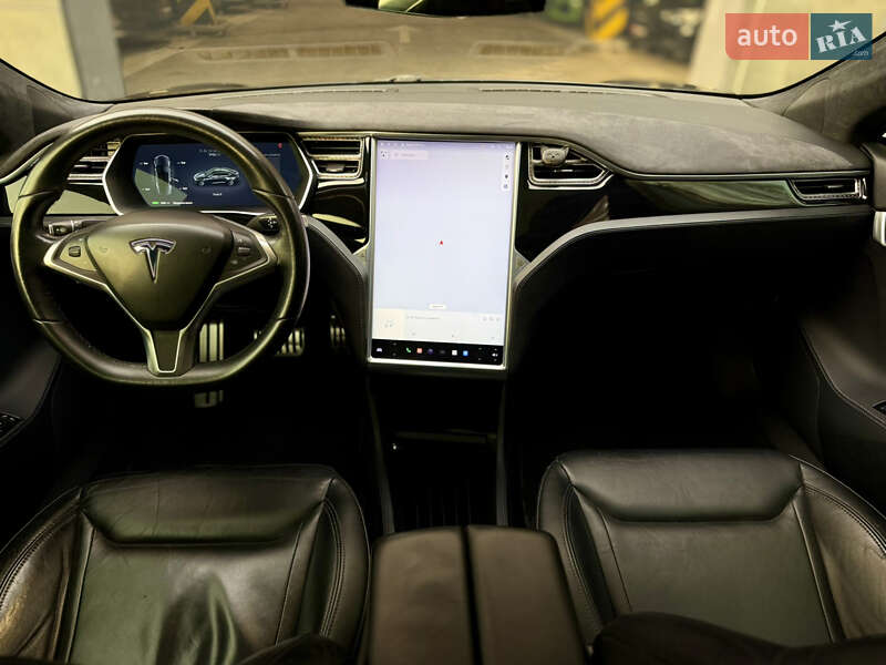 Ліфтбек Tesla Model S 2015 в Харкові