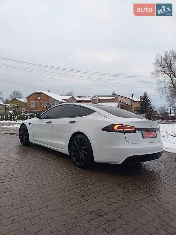 Лифтбек Tesla Model S 2022 в Львове