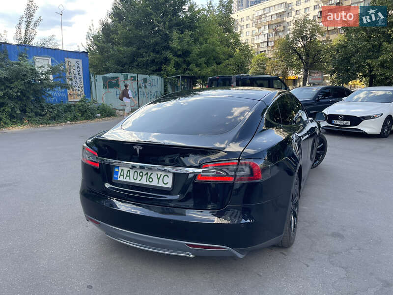 Лифтбек Tesla Model S 2015 в Киеве фото 9 Лифтбек Tesla Model S 2015 в Киеве