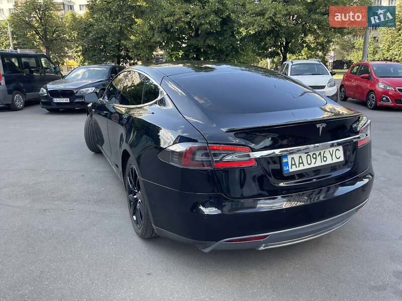 Лифтбек Tesla Model S 2015 в Киеве фото 11 Лифтбек Tesla Model S 2015 в Киеве