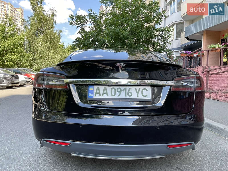 Лифтбек Tesla Model S 2015 в Киеве фото 22 Лифтбек Tesla Model S 2015 в Киеве