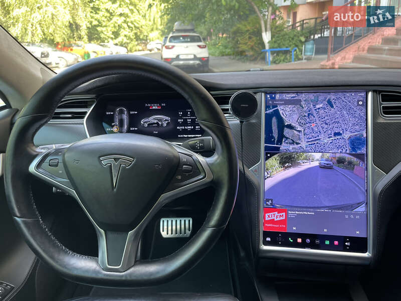 Лифтбек Tesla Model S 2015 в Киеве
