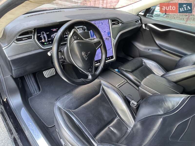 Лифтбек Tesla Model S 2015 в Киеве фото 4 Лифтбек Tesla Model S 2015 в Киеве