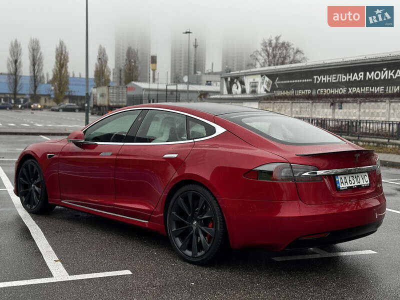 Лифтбек Tesla Model S 2019 в Киеве