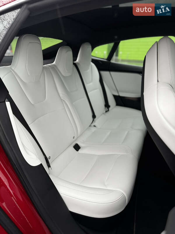 Лифтбек Tesla Model S 2019 в Киеве