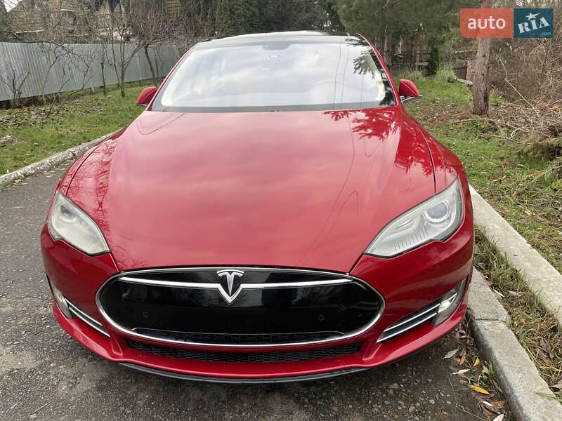 Ліфтбек Tesla Model S 2014 в Києві