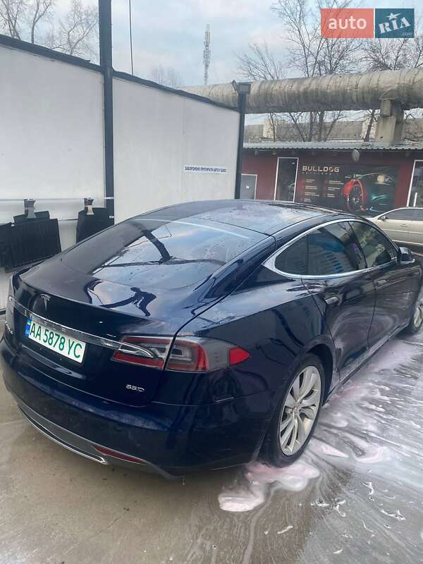 Лифтбек Tesla Model S 2014 в Киеве