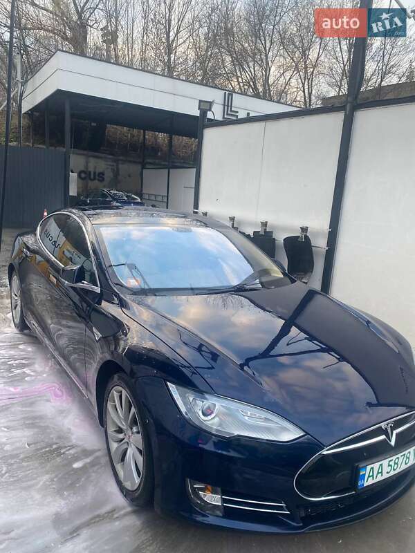Лифтбек Tesla Model S 2014 в Киеве