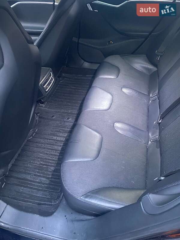 Лифтбек Tesla Model S 2014 в Киеве