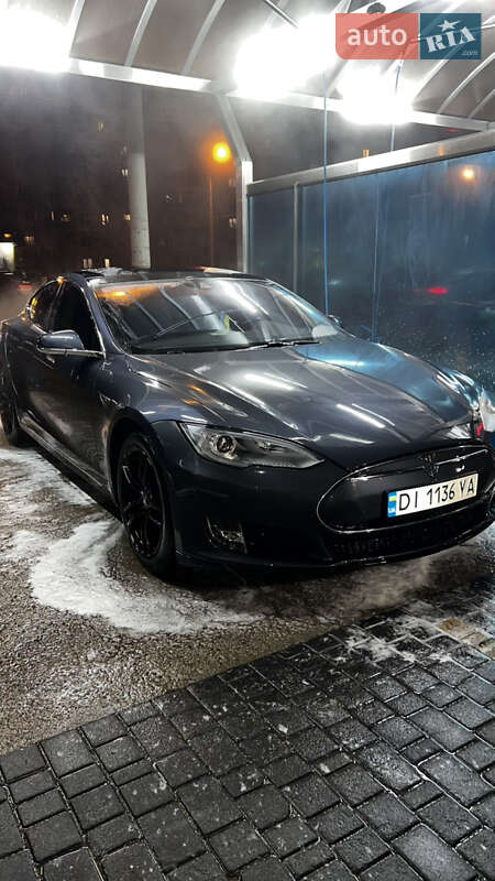 Ліфтбек Tesla Model S 2015 в Одесі