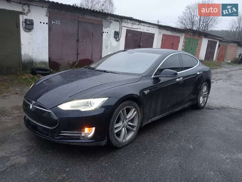 Tesla Model S 2013