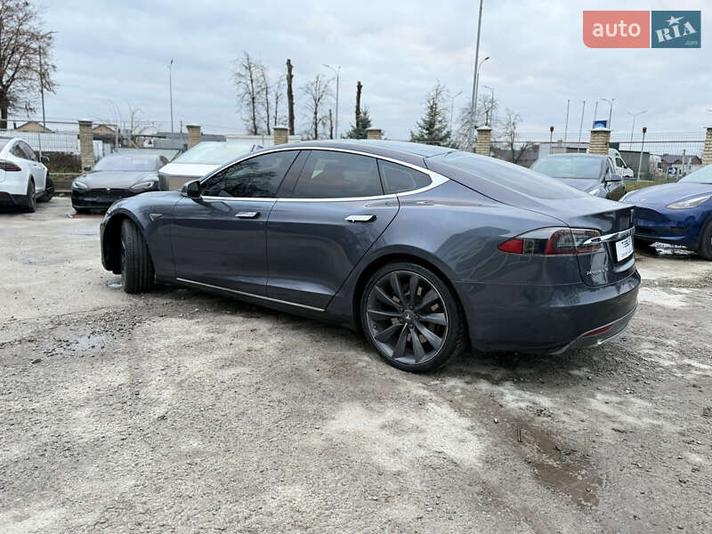 Ліфтбек Tesla Model S 2014 в Вінниці фото 23 Ліфтбек Tesla Model S 2014 в Вінниці