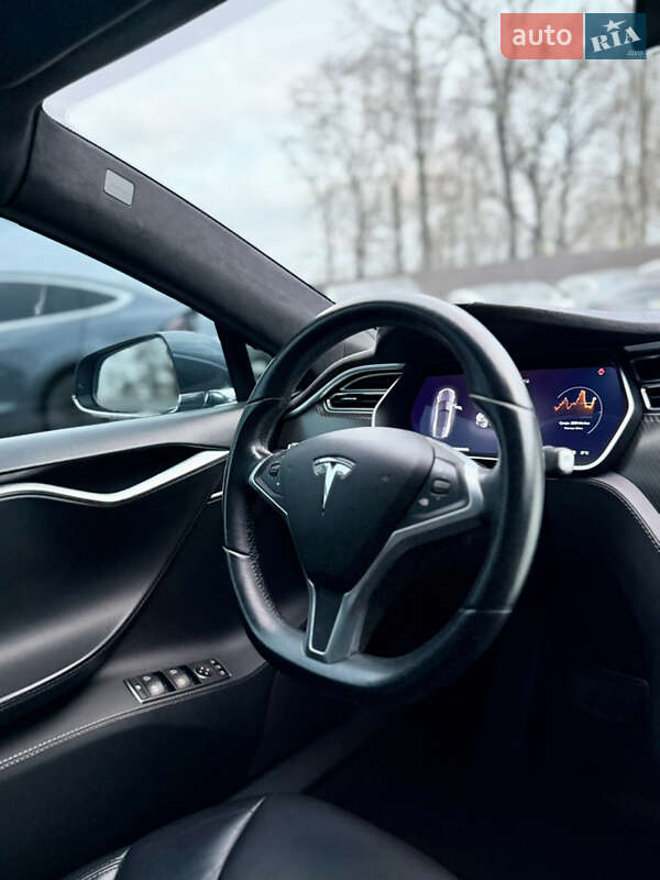 Ліфтбек Tesla Model S 2014 в Вінниці фото 29 Ліфтбек Tesla Model S 2014 в Вінниці