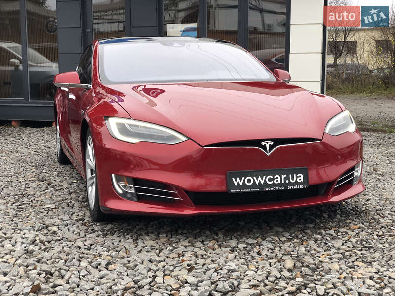 Ліфтбек Tesla Model S 2016 в Чернівцях