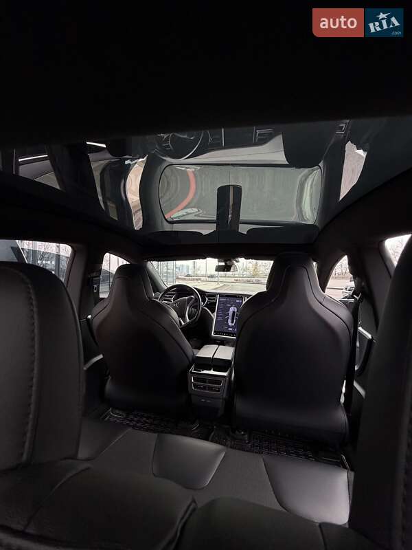 Ліфтбек Tesla Model S 2017 в Києві фото 22 Ліфтбек Tesla Model S 2017 в Києві