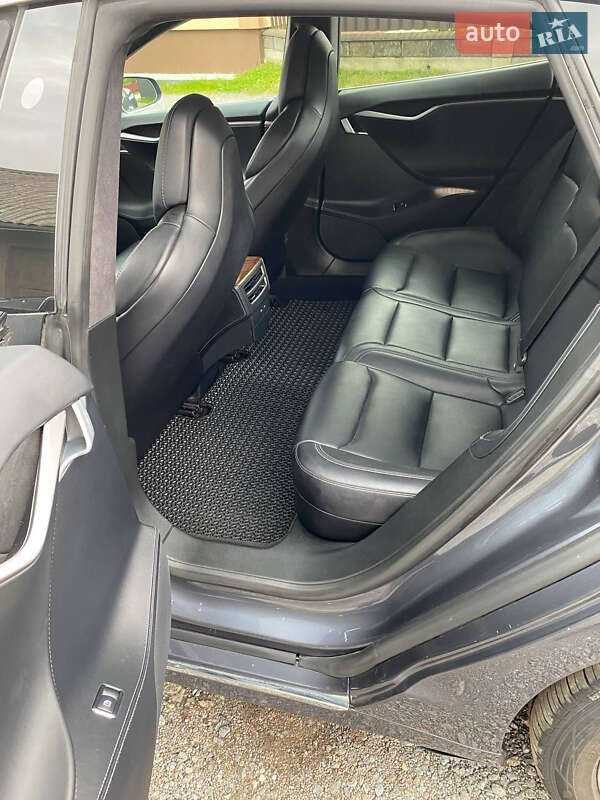 Лифтбек Tesla Model S 2018 в Каменке-Бугской фото 2 Лифтбек Tesla Model S 2018 в Каменке-Бугской