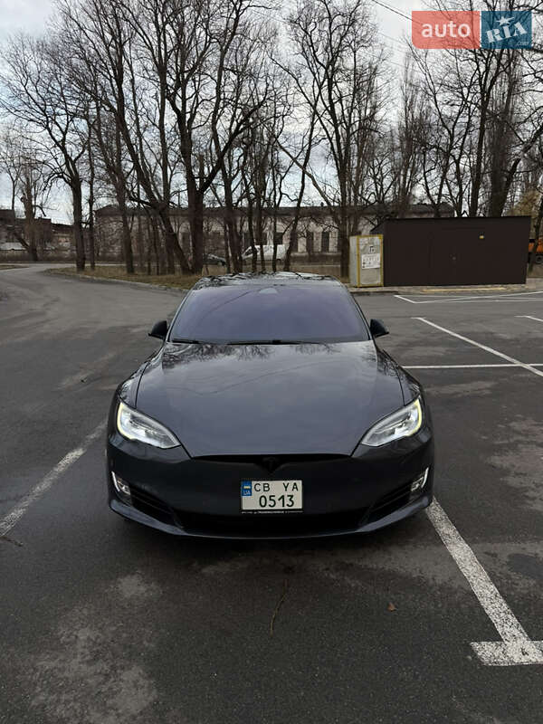 Лифтбек Tesla Model S 2018 в Чернигове