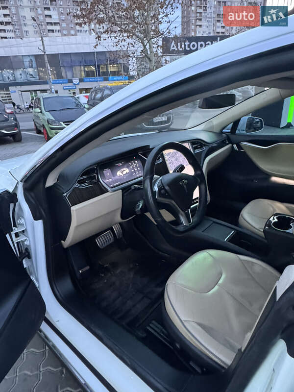Ліфтбек Tesla Model S 2013 в Одесі