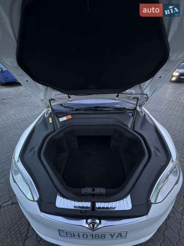 Ліфтбек Tesla Model S 2013 в Одесі
