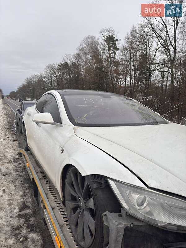 Ліфтбек Tesla Model S 2013 в Львові
