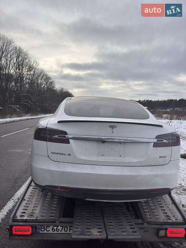 Ліфтбек Tesla Model S 2013 в Львові