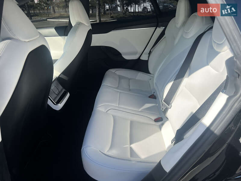 Лифтбек Tesla Model S 2023 в Одессе