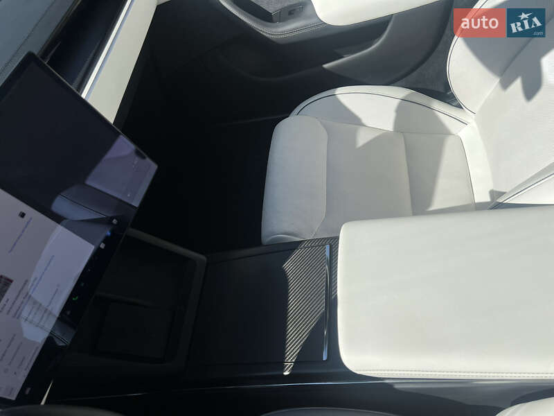 Лифтбек Tesla Model S 2023 в Одессе